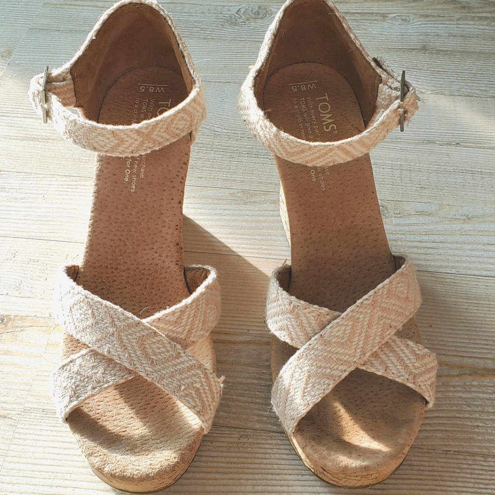 TOMS Women's "Strappy Wedge" Diamond Sandal